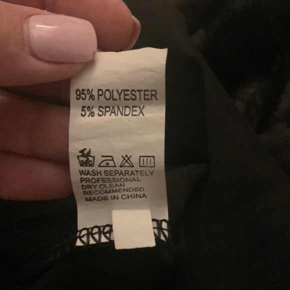 Black silky lace tank top - Picture 3 of 4